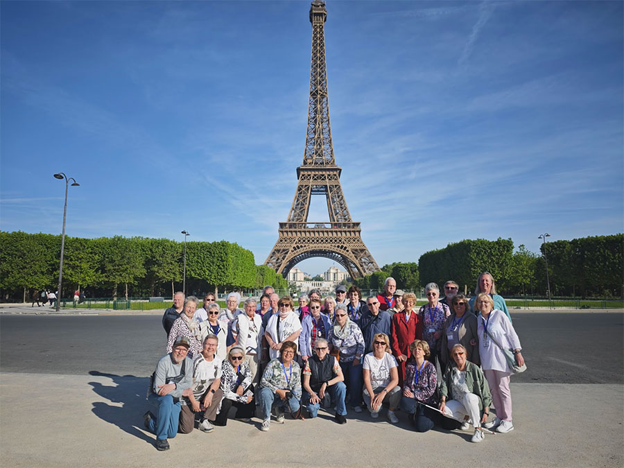 Gruppenbild am Eiffelturm